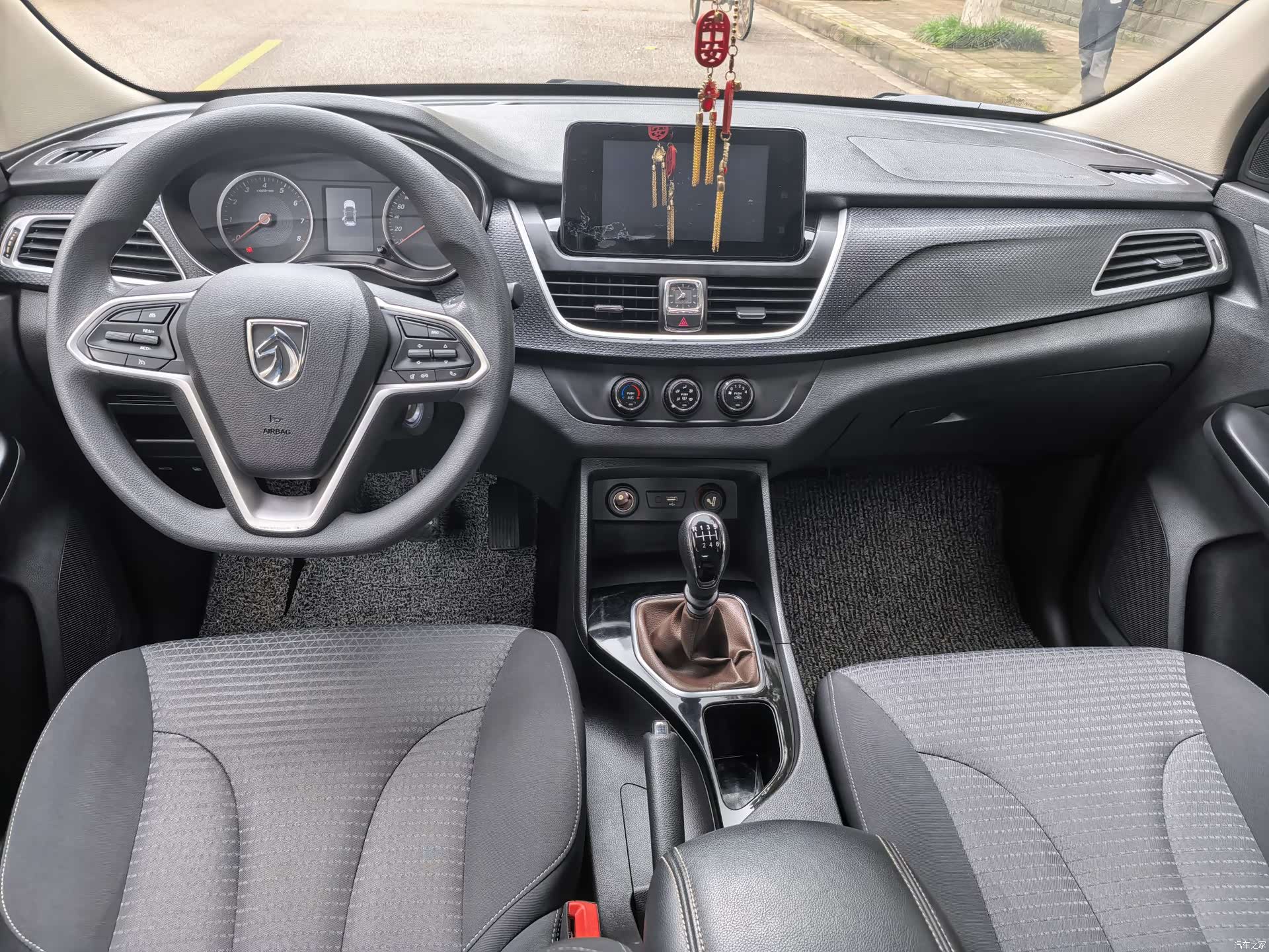 Wuling 730, 2020 9