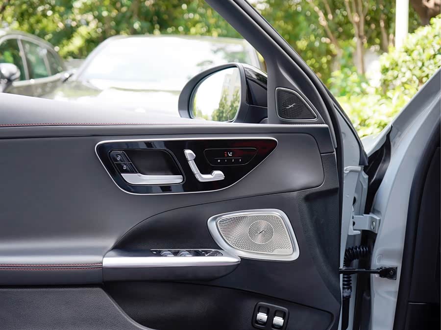 Mercedes-Benz C-Class AMG NEV 2024, фото 16