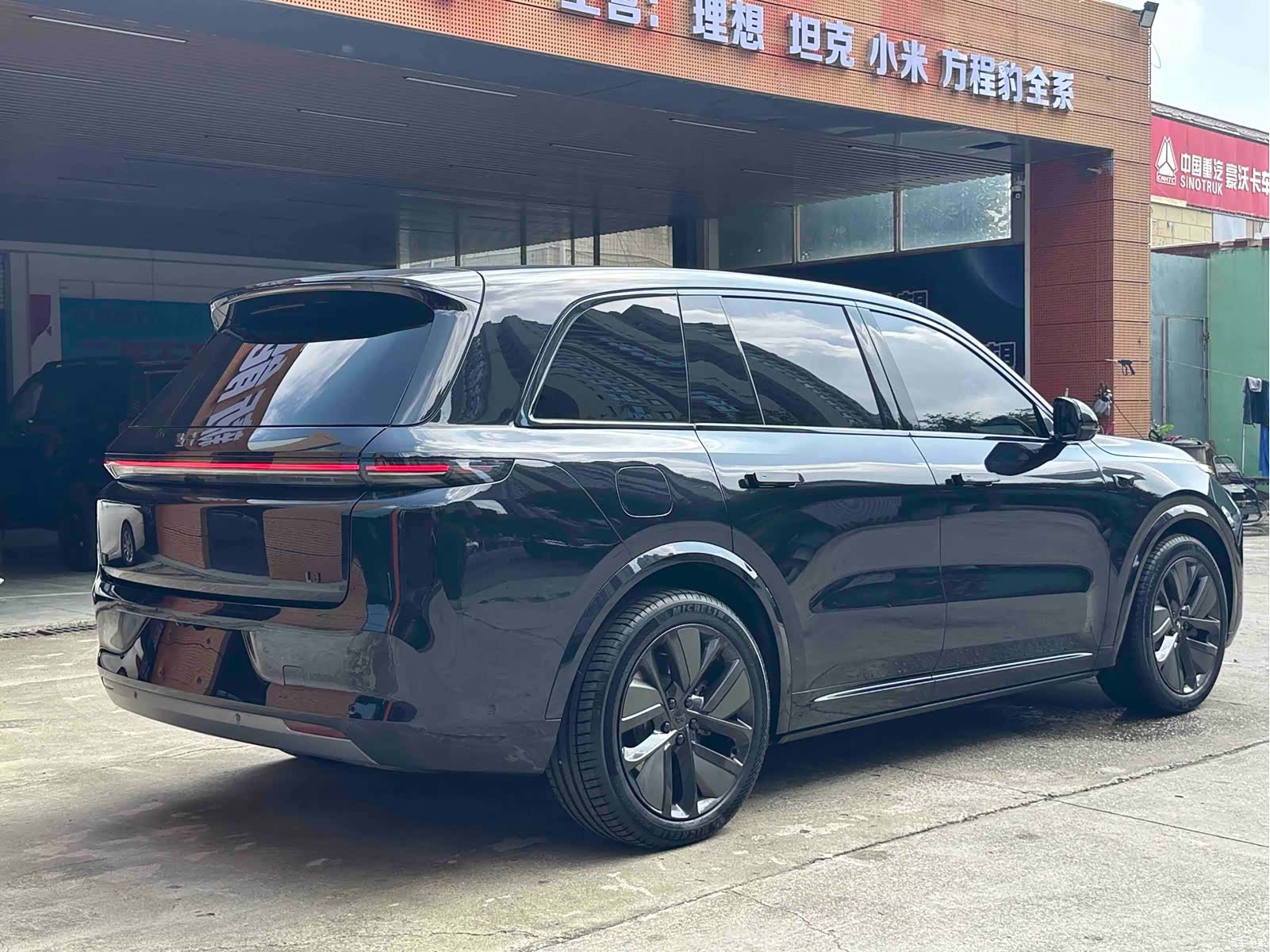 Li Auto L8, 2024 3