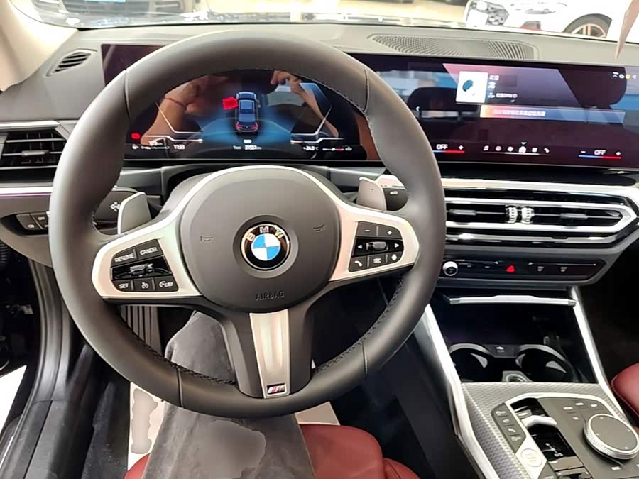 BMW 3 Series 2024, фото 10