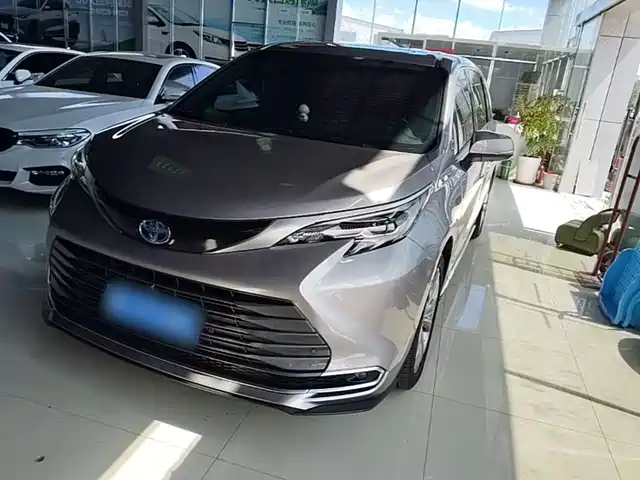 Toyota SIENNA 2023 — купить из Китая под заказ