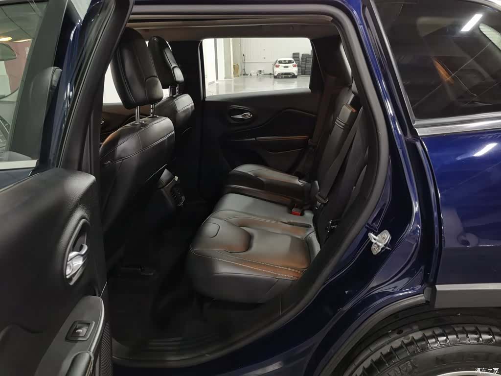 Jeep Cherokee, 2017 15