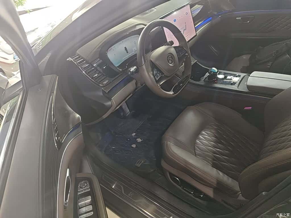 BYD Han, 2022 16