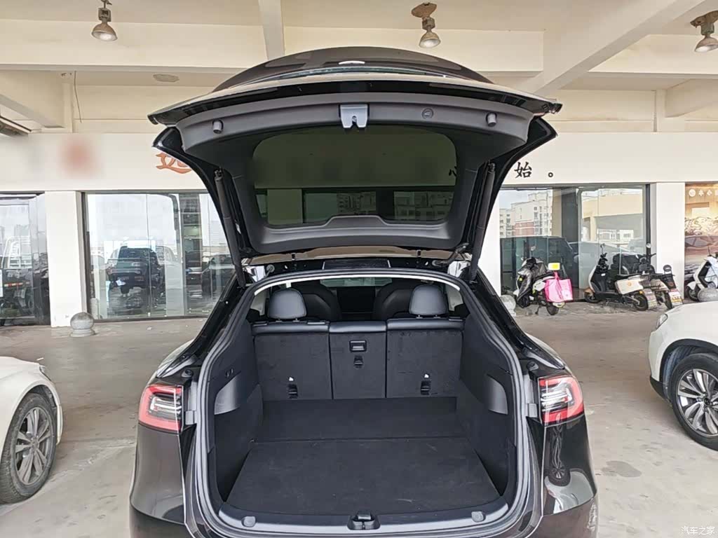 Tesla Model Y, 2022 19