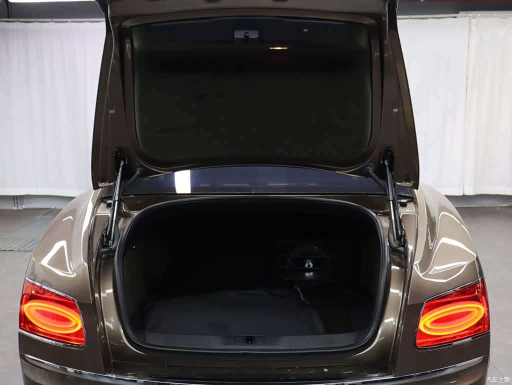 Bentley Flying Spur, 2014 26