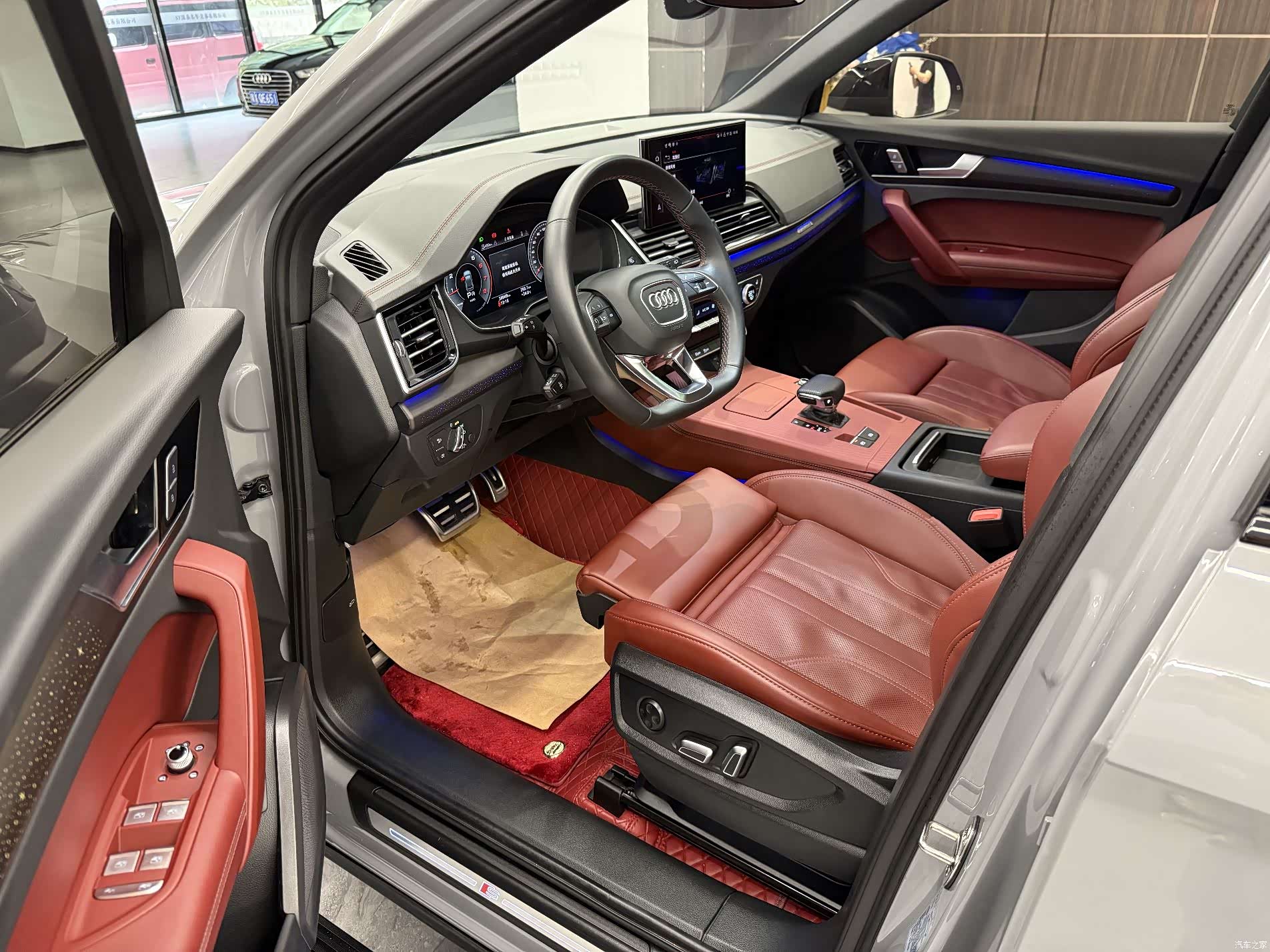 Audi Q5L, 2025 2