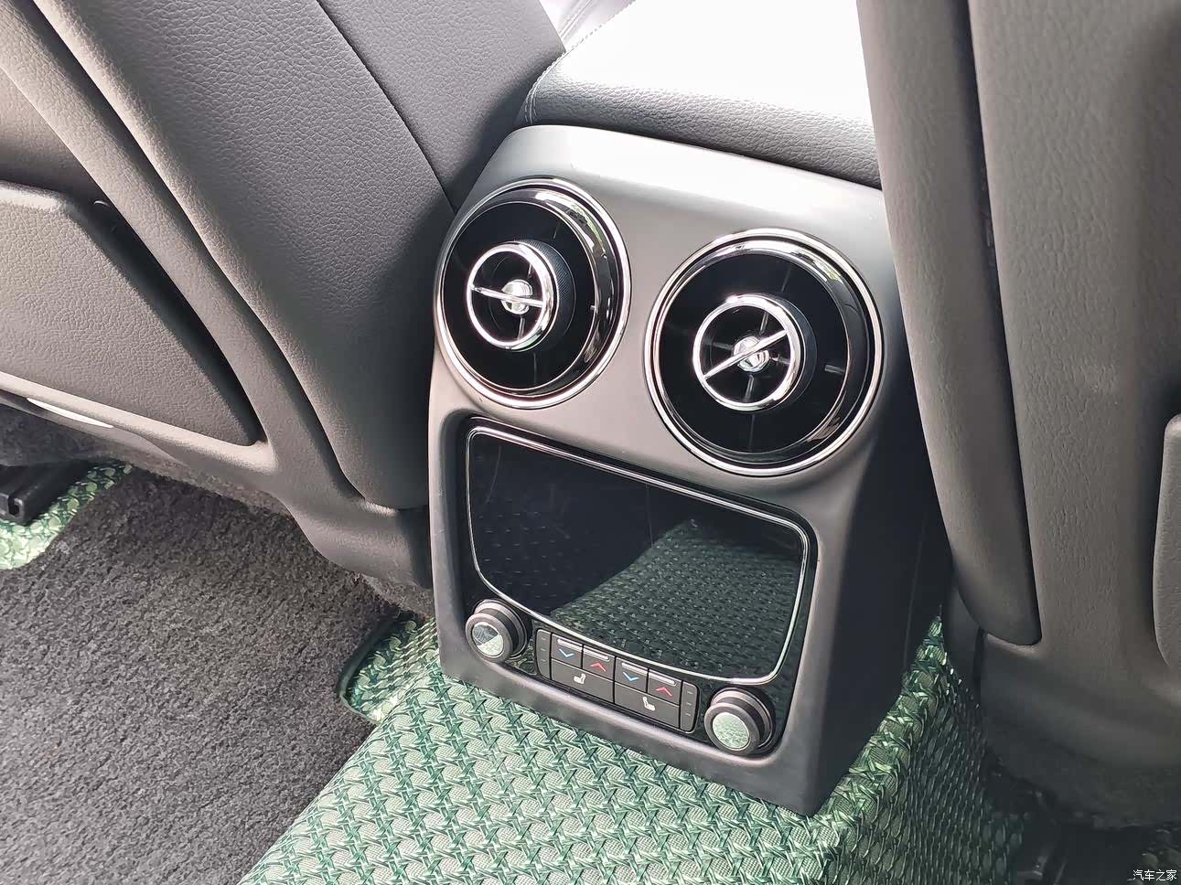 Jaguar XJ, 2019 19