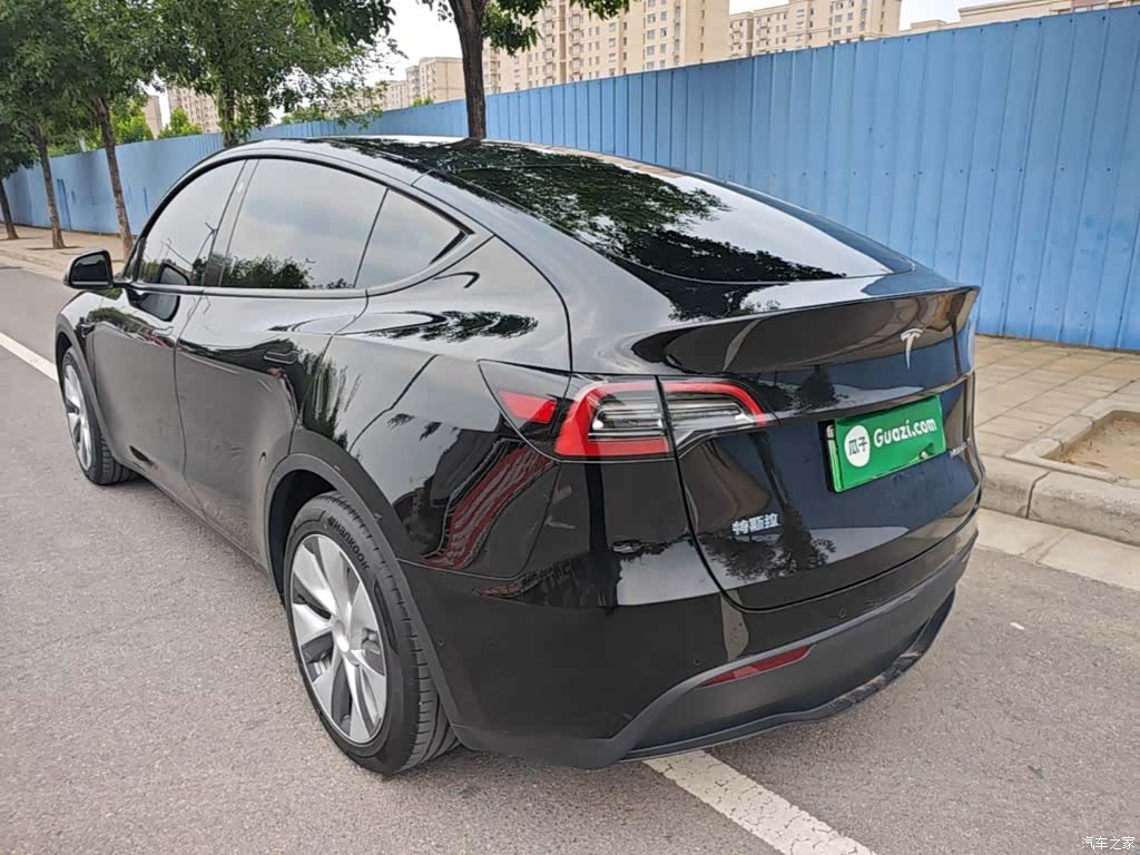Tesla Model Y, 2022 все фото