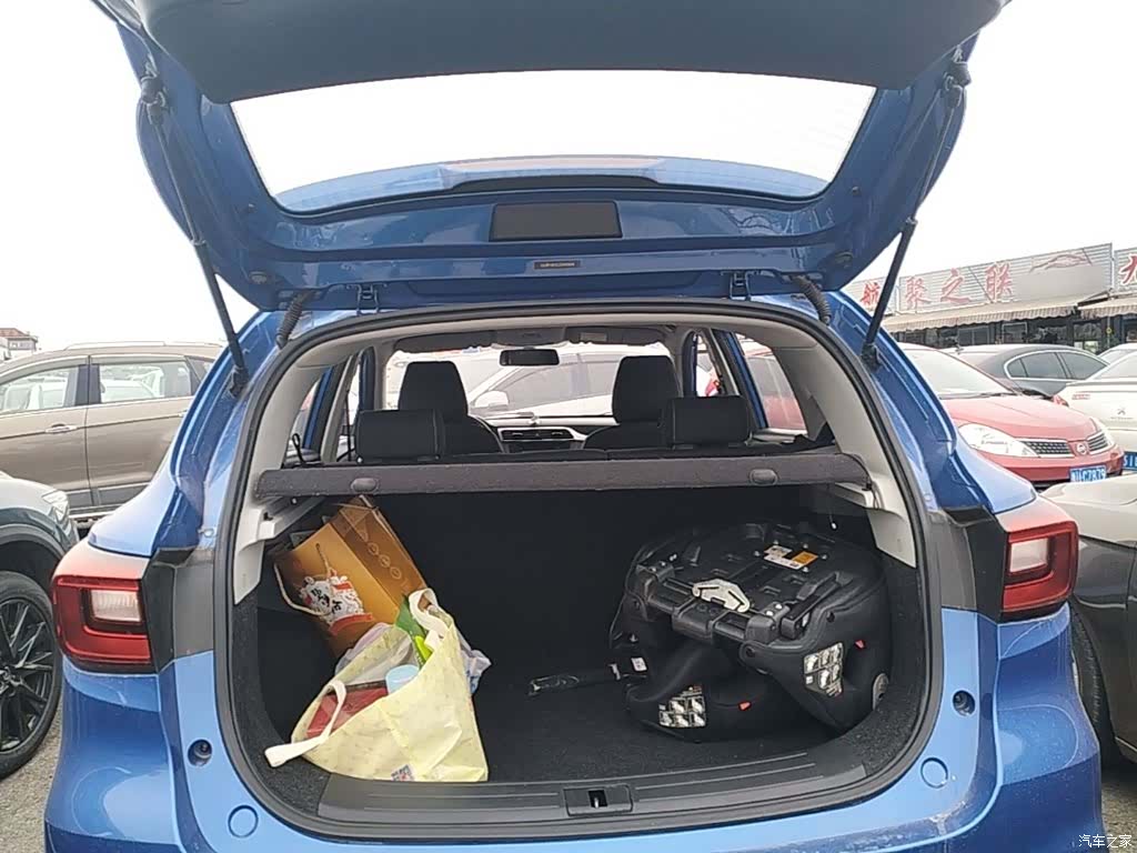 MG ZS, 2018 15