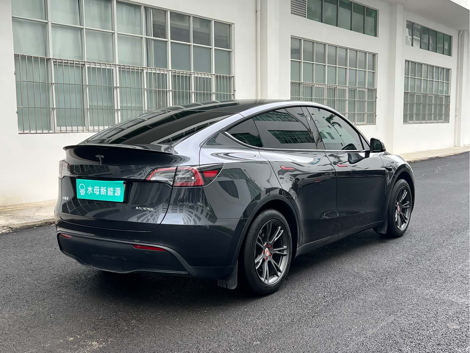 Tesla Model Y, 2024 8