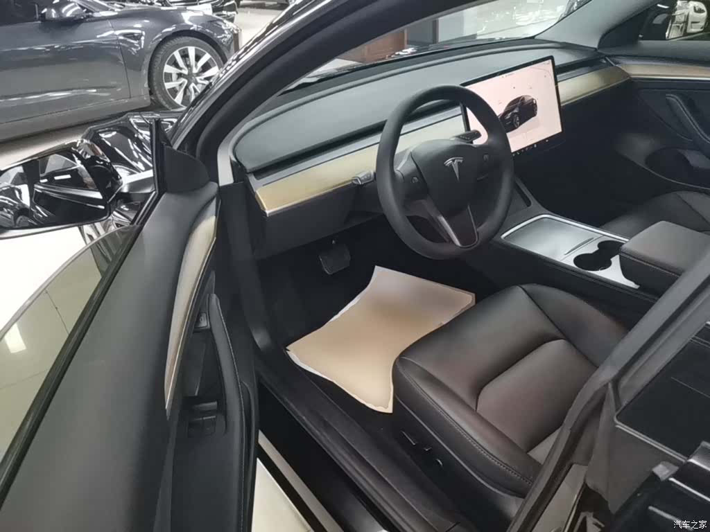 Tesla Model 3, 2023 16