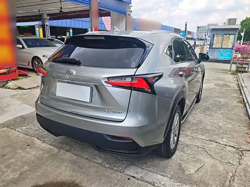 Lexus NX