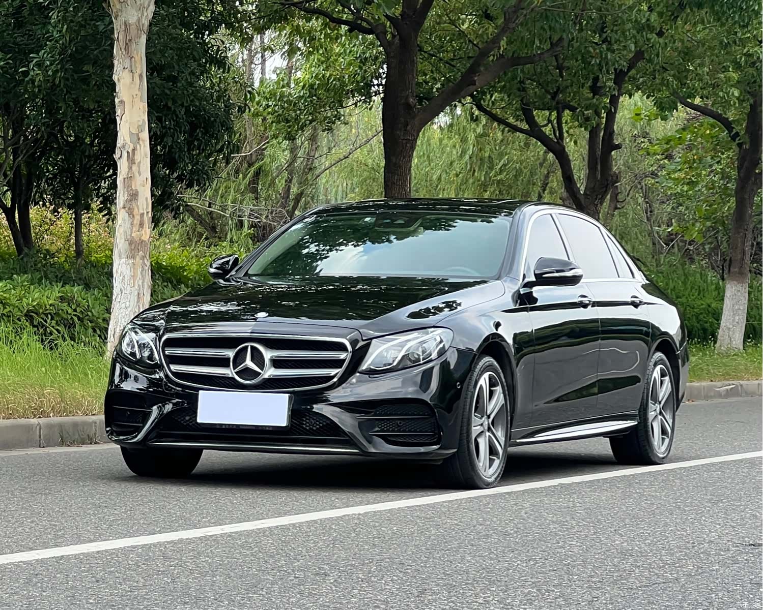 Mercedes-Benz E-Class, 2017 1