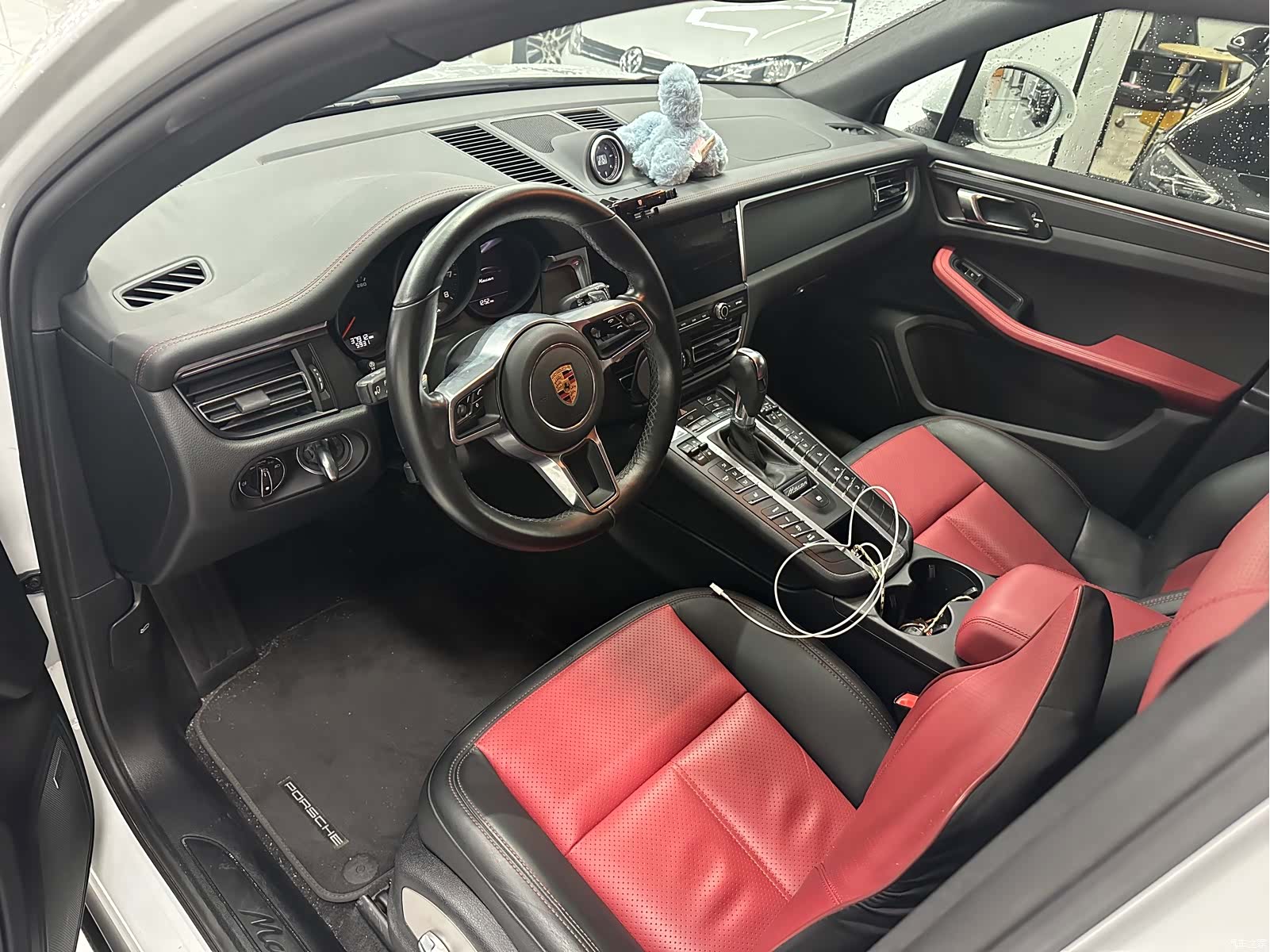 Porsche Macan, 2020 все фото