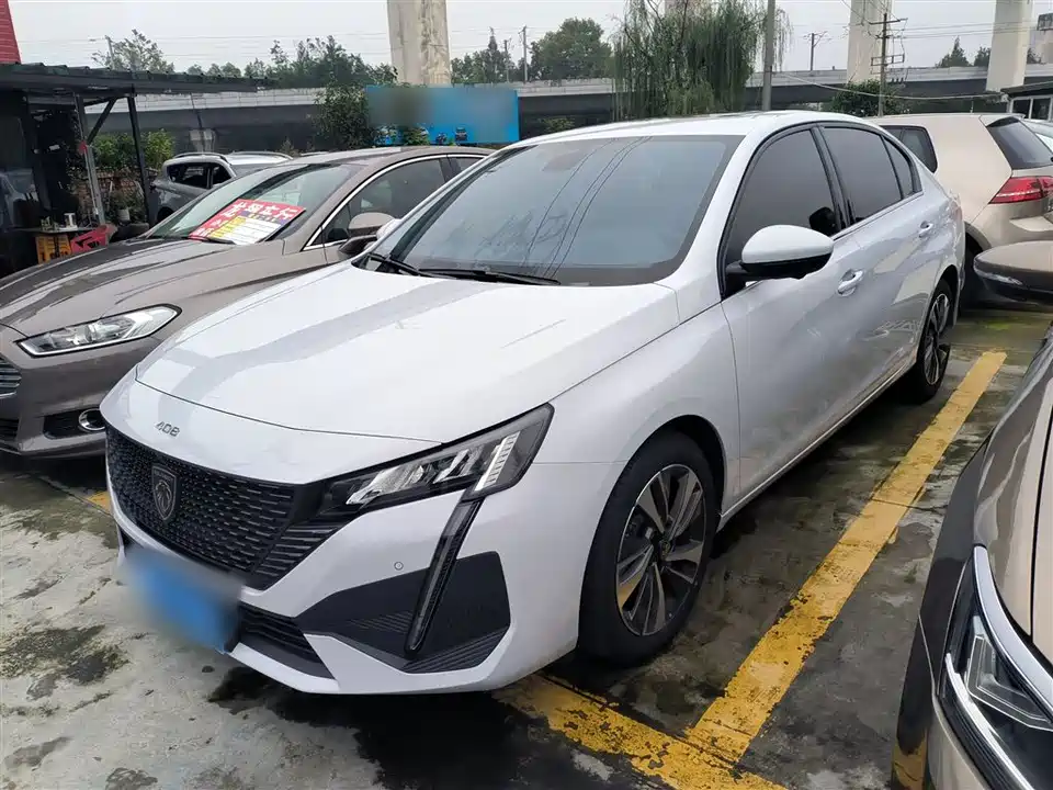 Peugeot 408