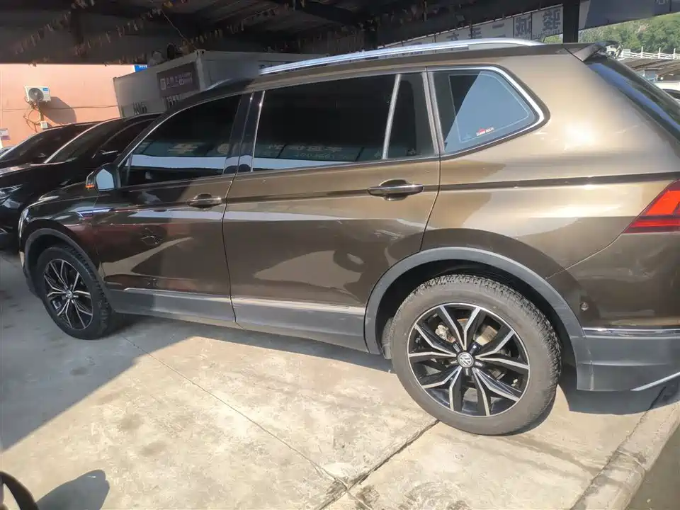 Volkswagen Tiguan L