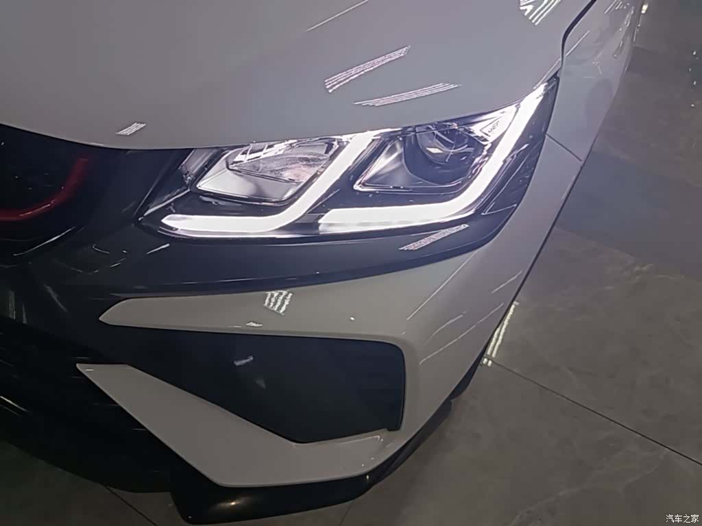 Geely Coolray, 2022 24