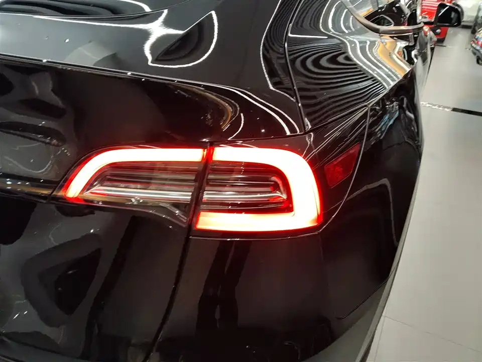 Tesla Model Y Tesla Model Y