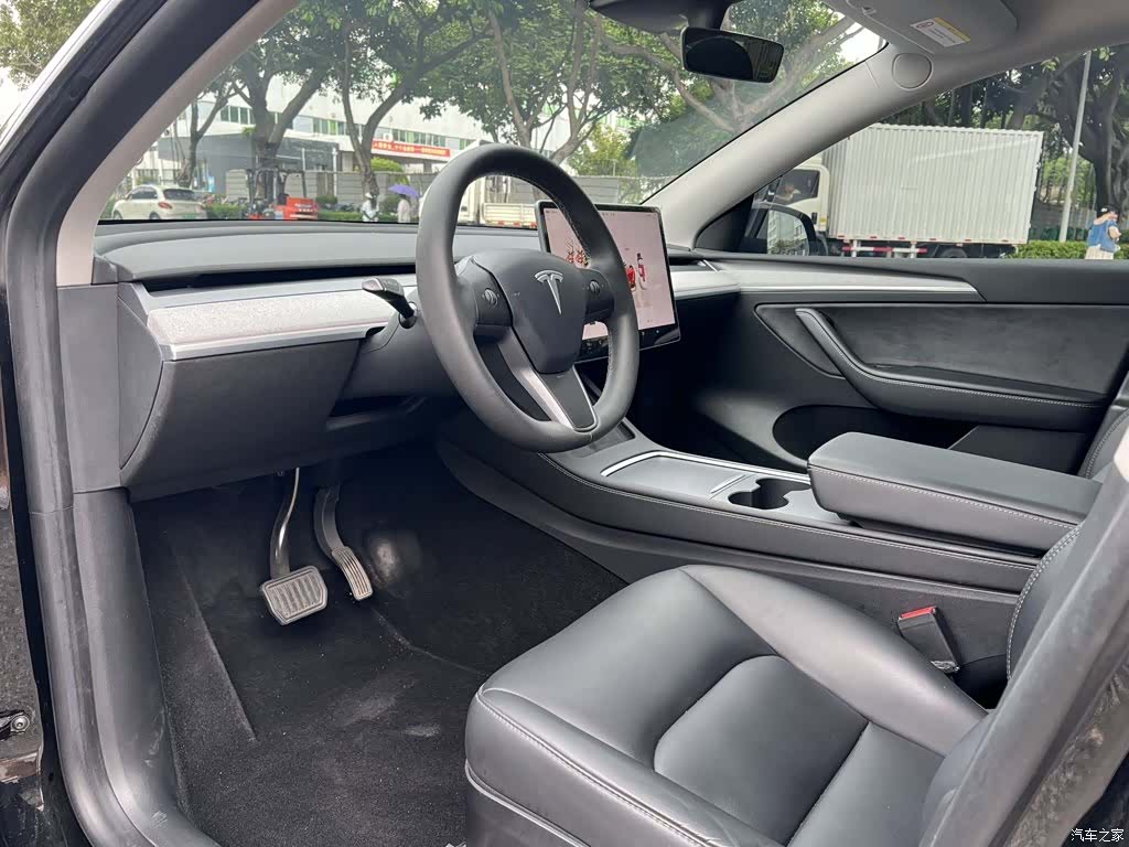 Tesla Model Y, 2023 8