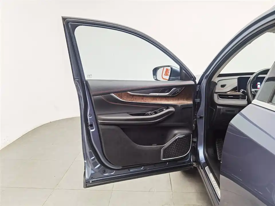 Exeed Chasing the wind