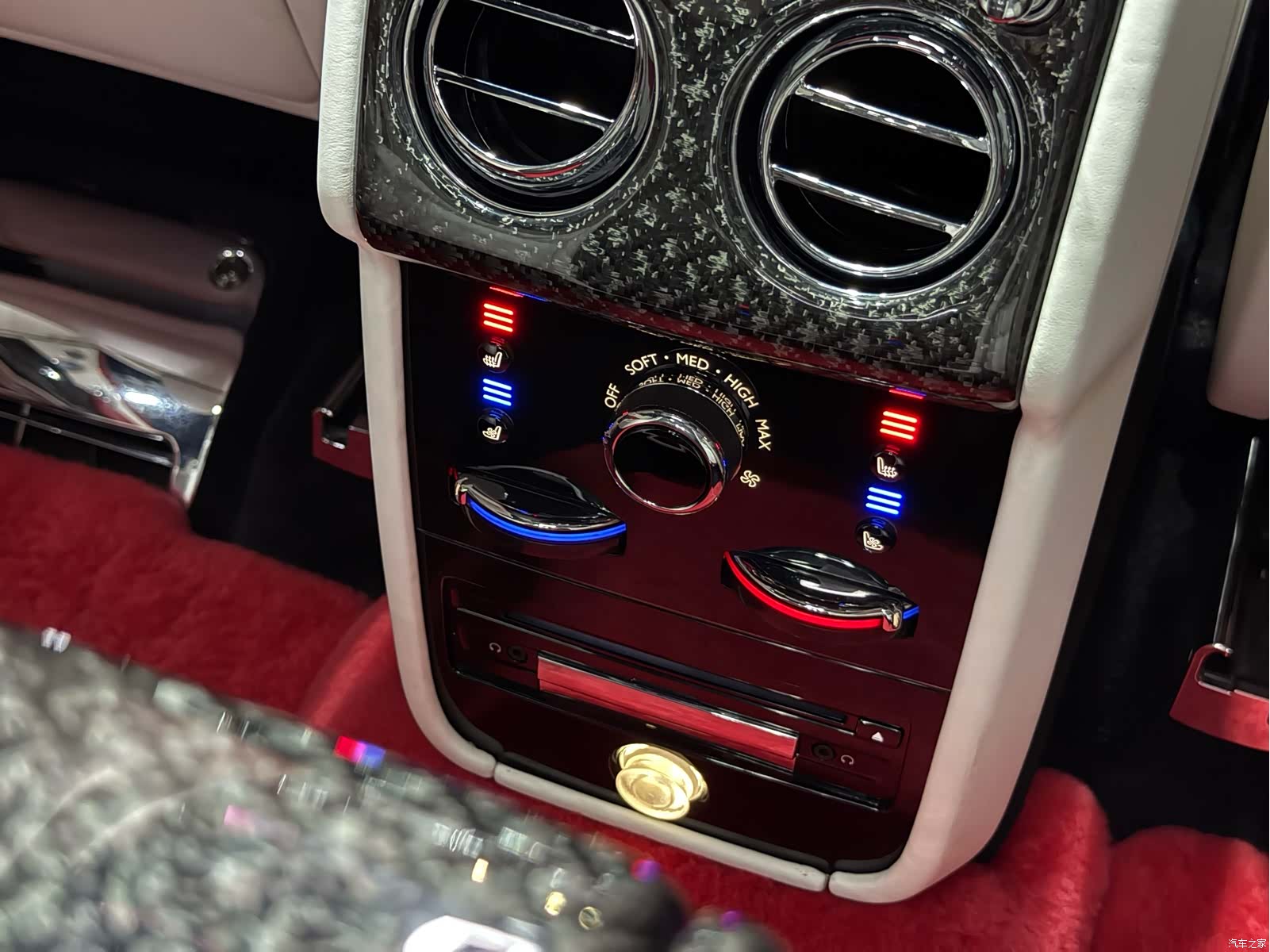 Rolls-Royce Cullinan, 2022 25
