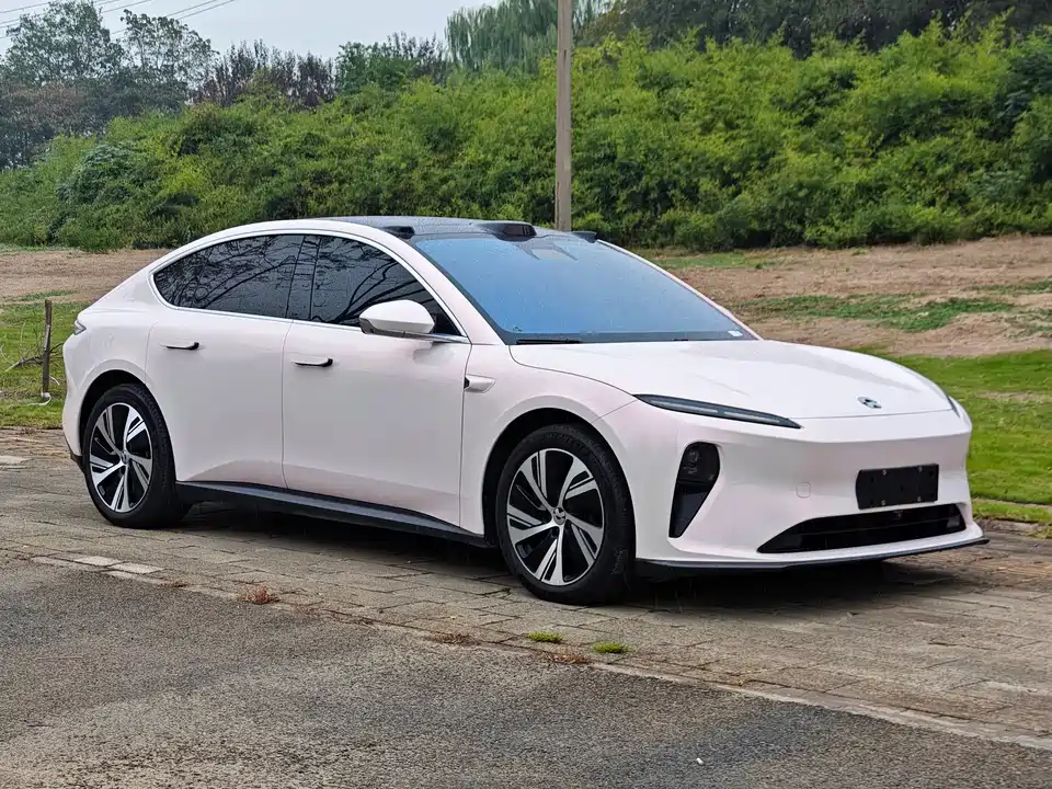NIO ET5