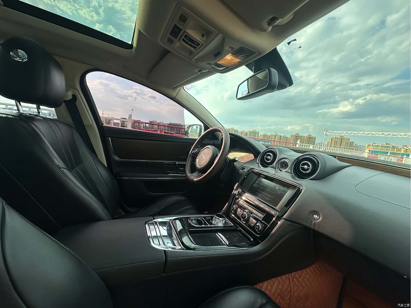 Jaguar XJ, 2016 13