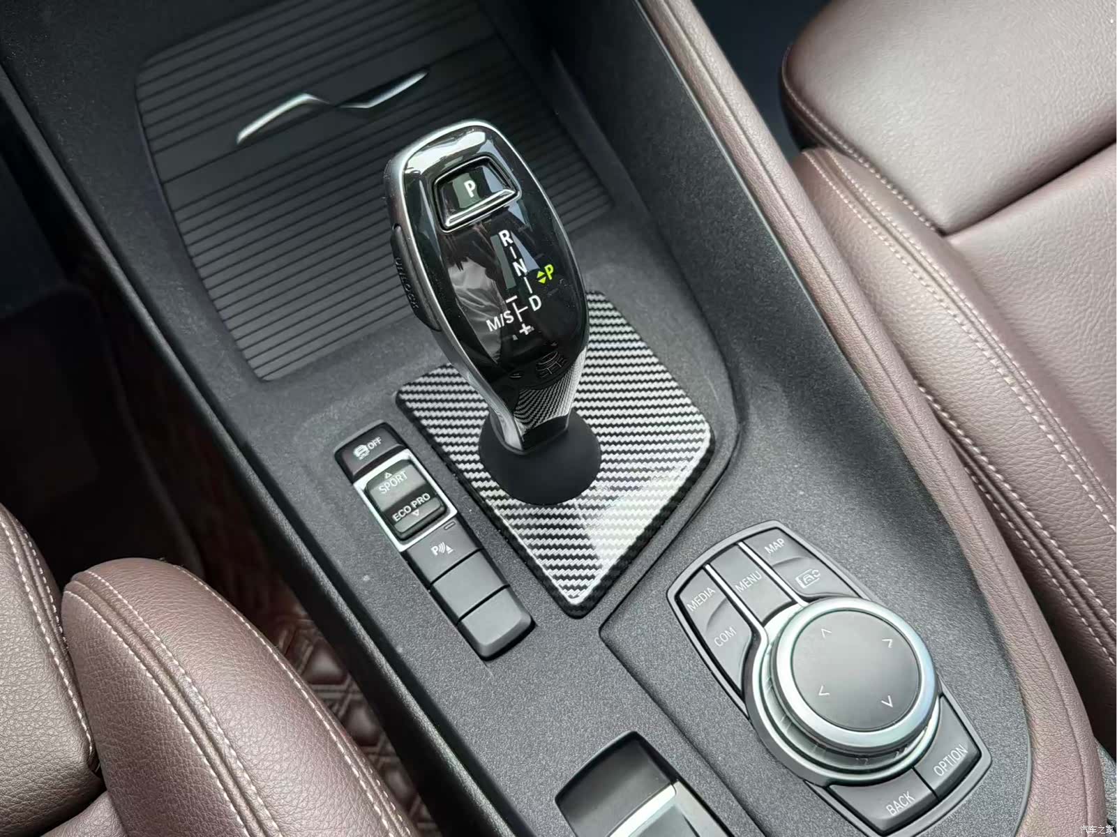 BMW X1, 2022 все фото