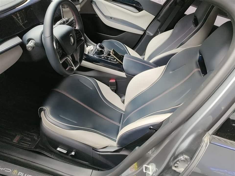 BYD Qin Yuan BYD Qin Yuan