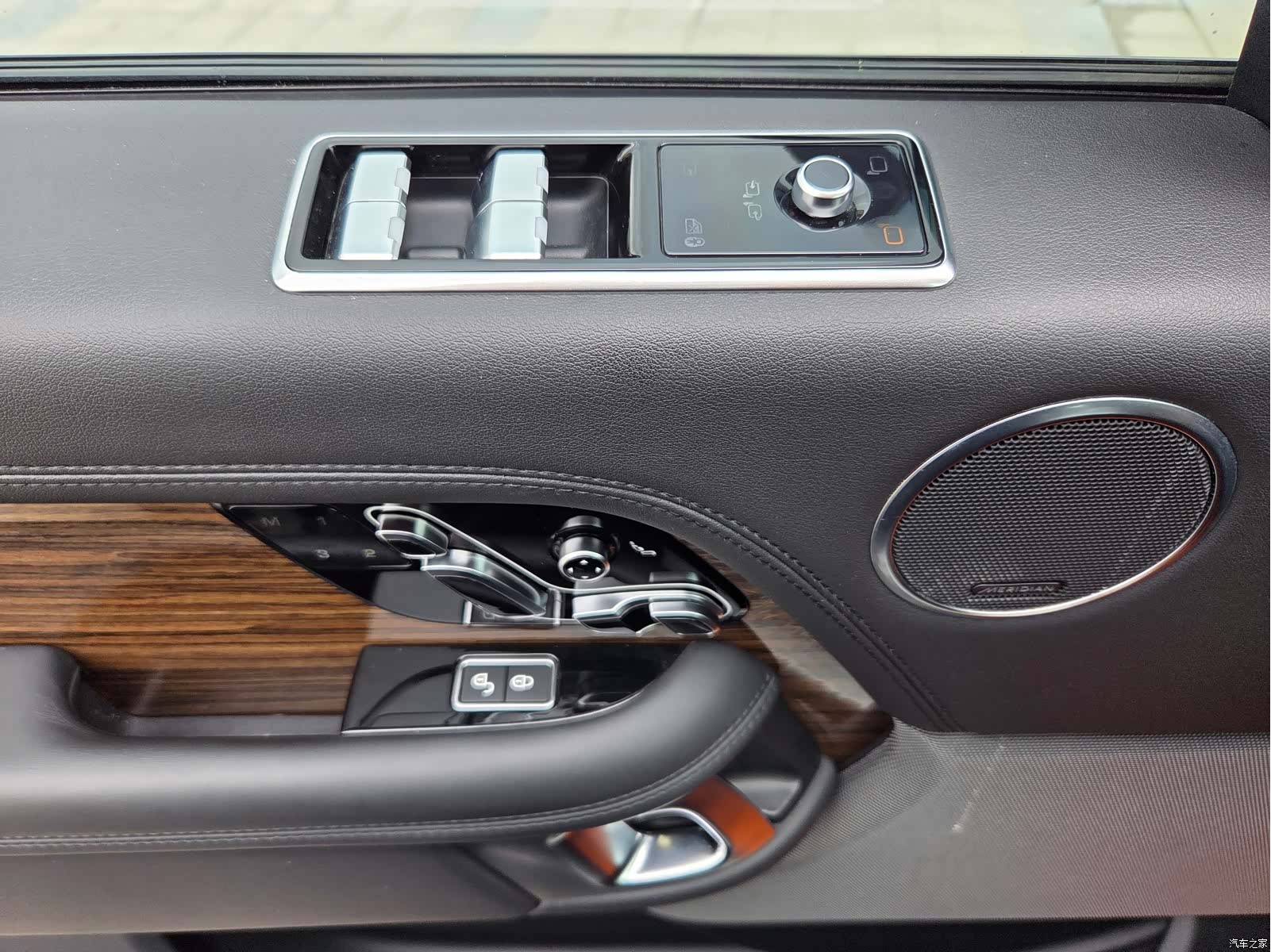 Land Rover Range Rover, 2019 19