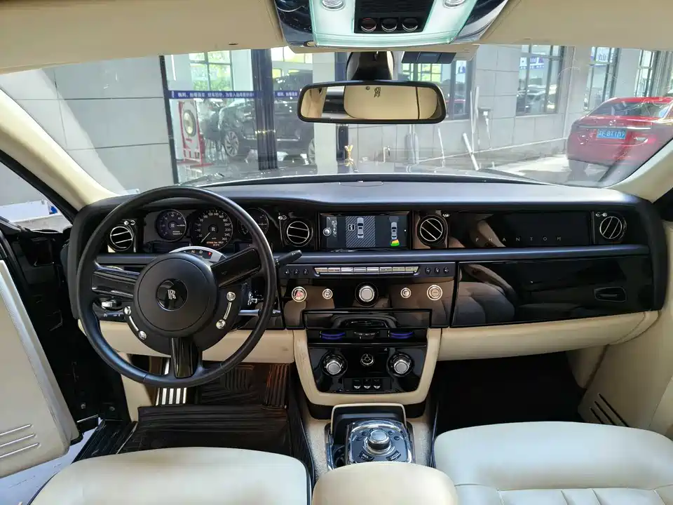 Rolls-Royce Phantom