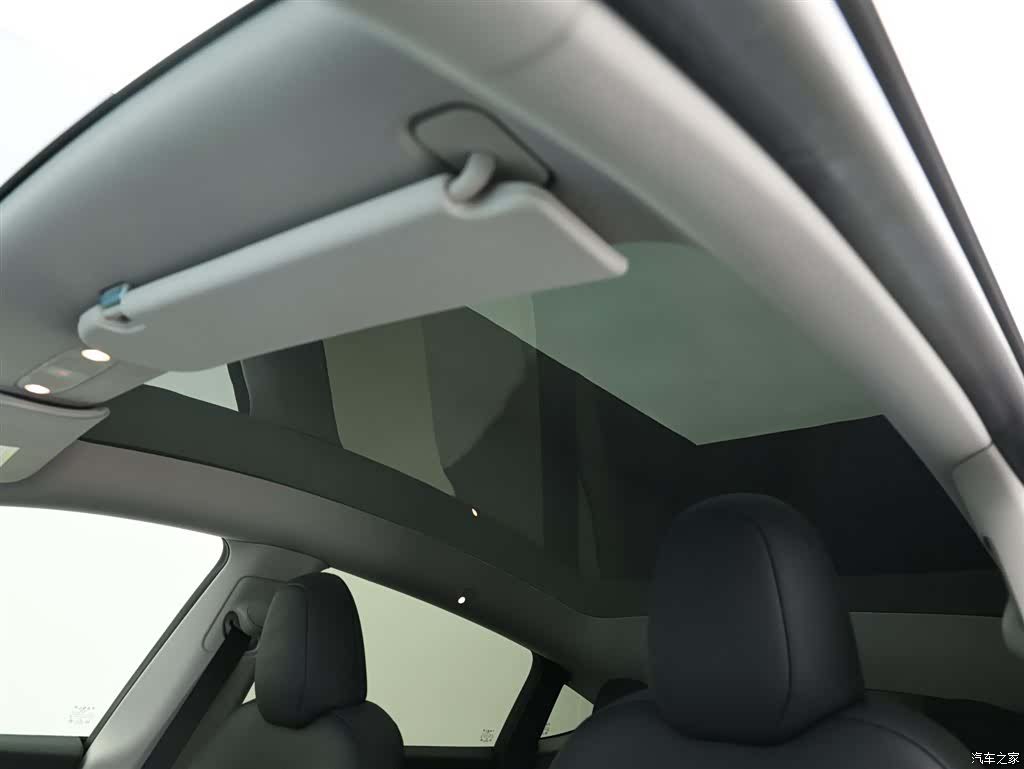 Tesla Model Y, 2023 14