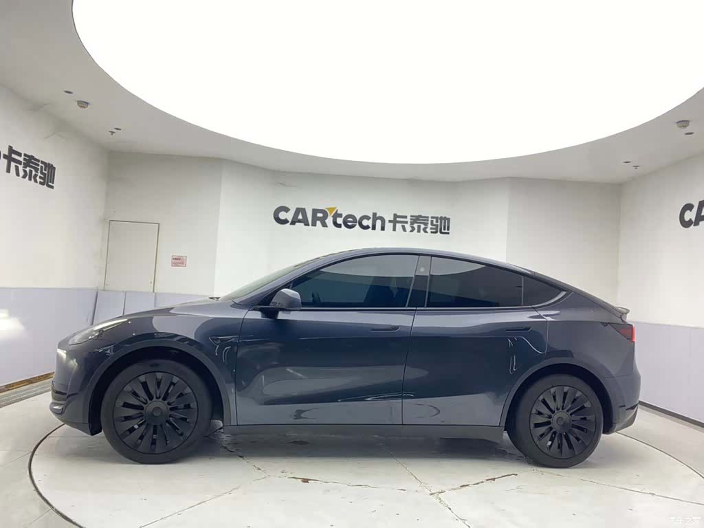 Tesla Model Y, 2024 8
