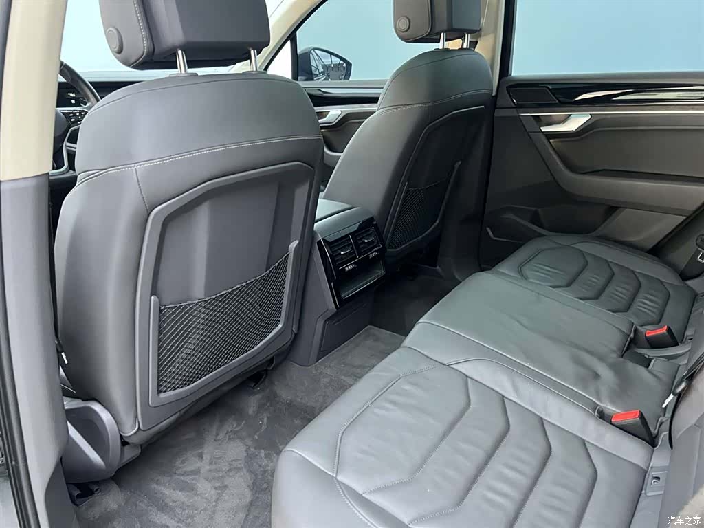 Volkswagen Touareg, 2024 13