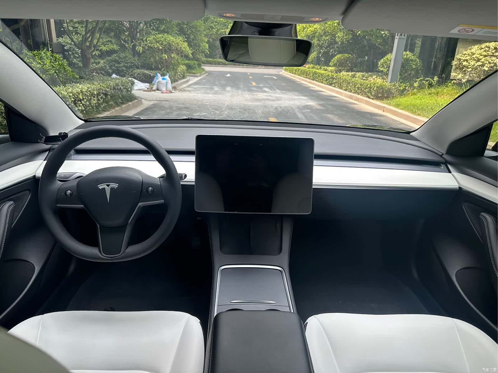 Tesla Model 3, 2022 9