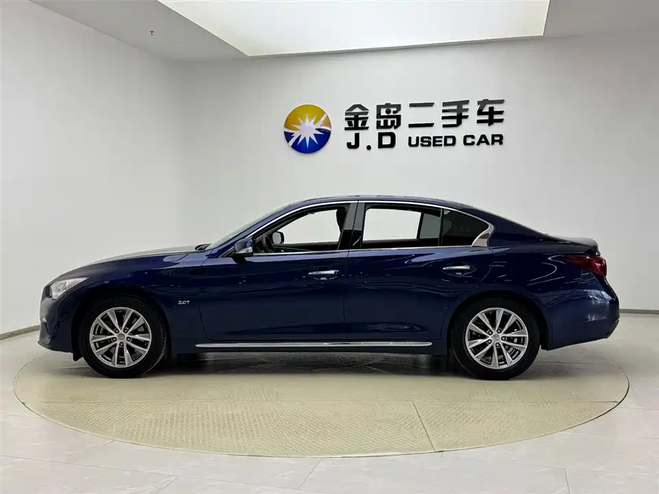 Infiniti Q50L