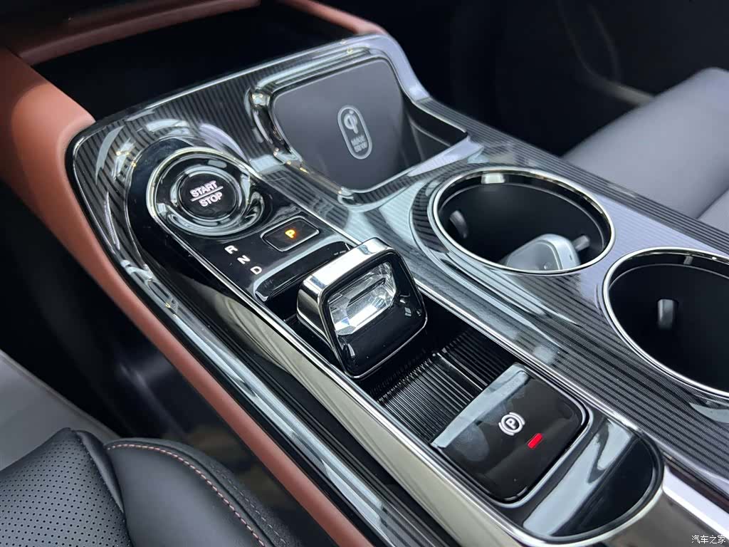 Trumpchi E8, 2024 13