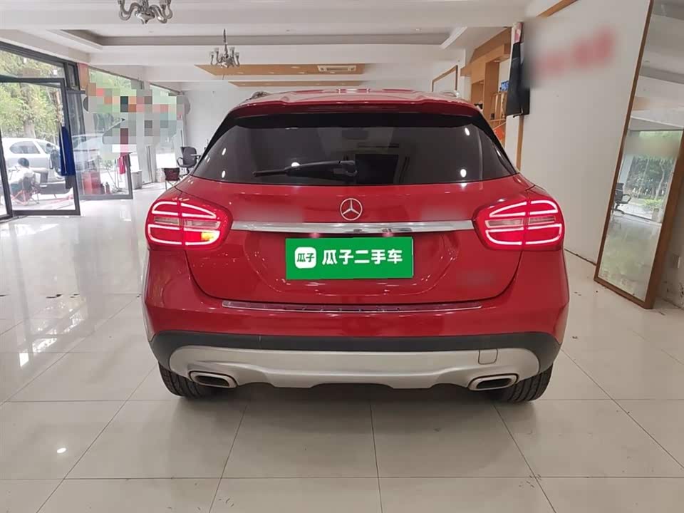 Mercedes-Benz GLA Mercedes-Benz GLA