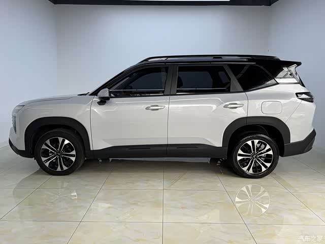 Wuling 560, 2025 10
