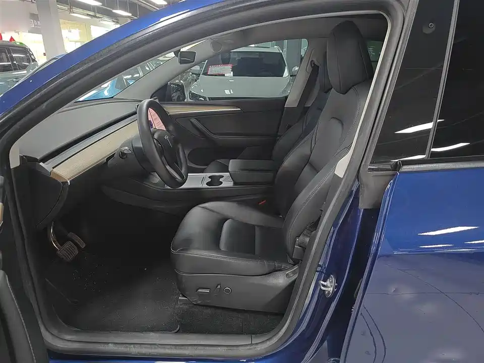 Tesla Model Y Tesla Model Y