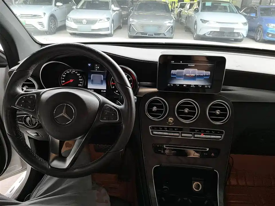 Mercedes-Benz GLC Mercedes-Benz GLC