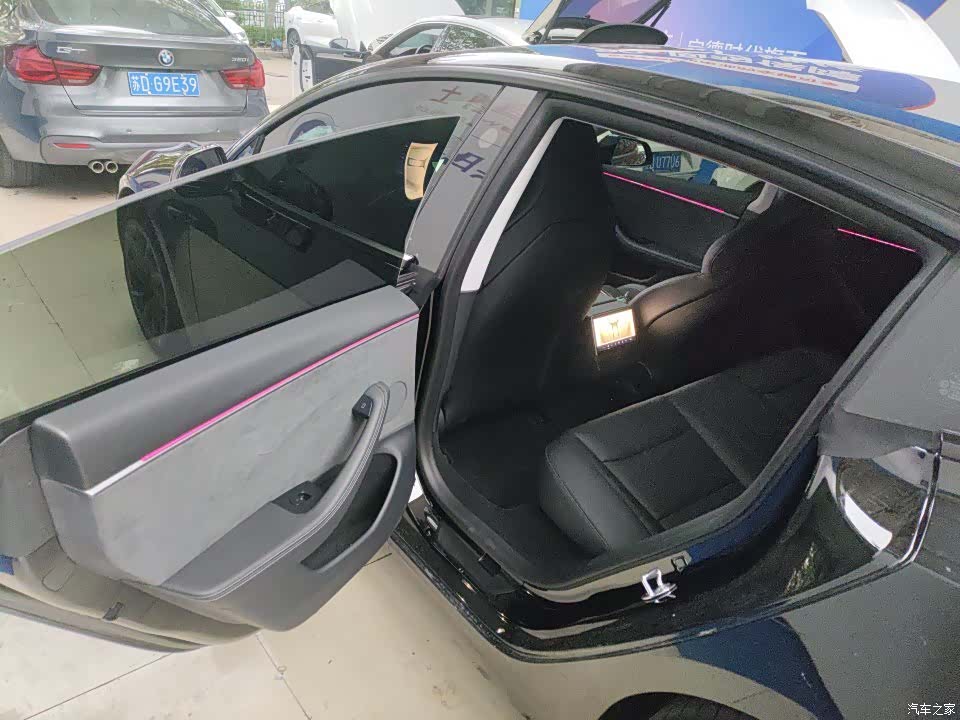 Tesla Model 3, 2026 6