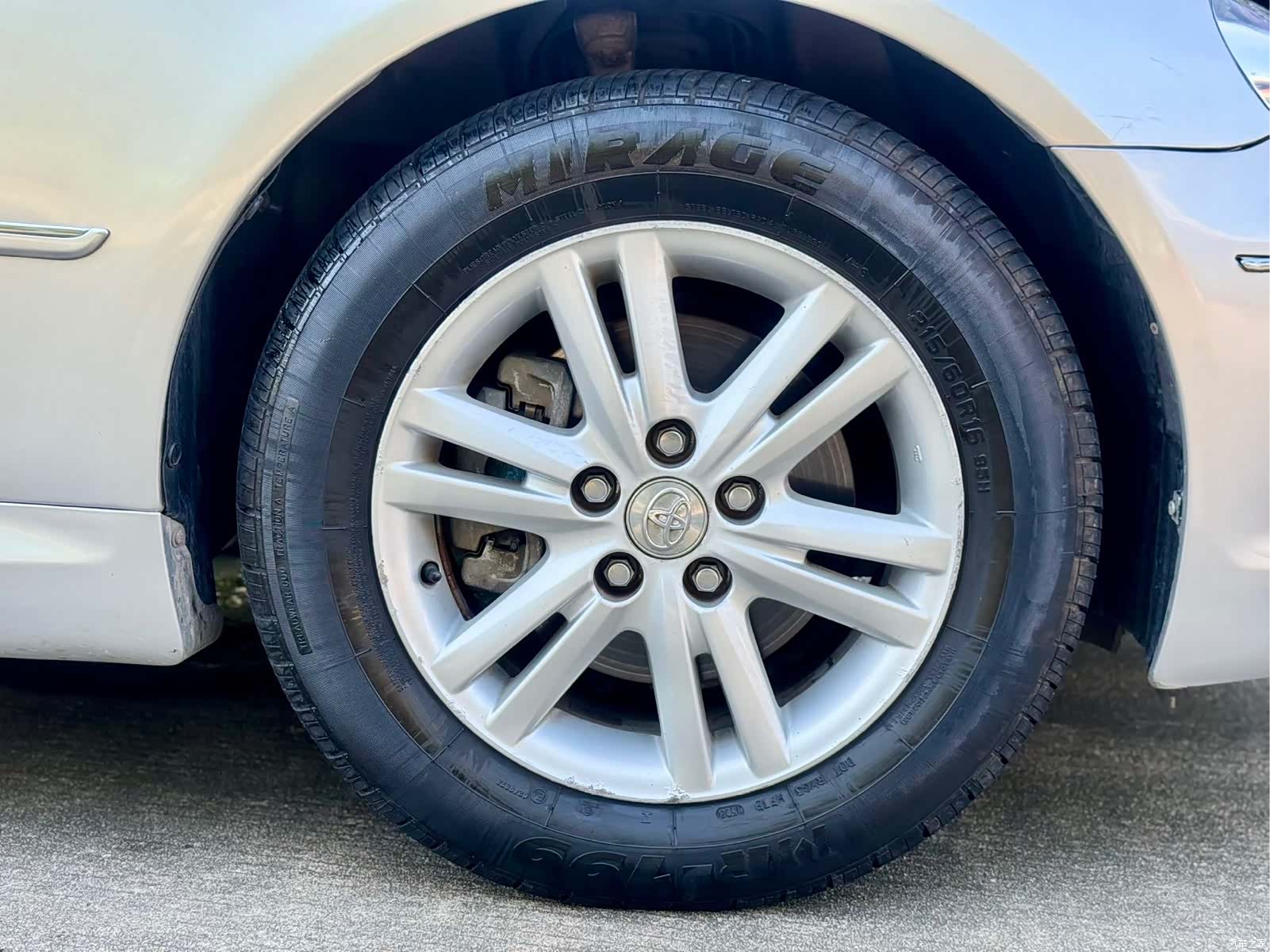 Toyota 2.5S, 2010 14
