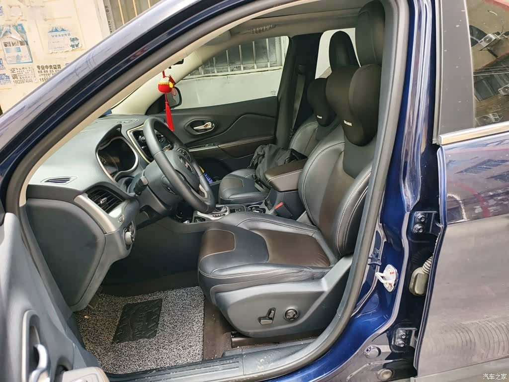 Jeep Cherokee, 2016 12