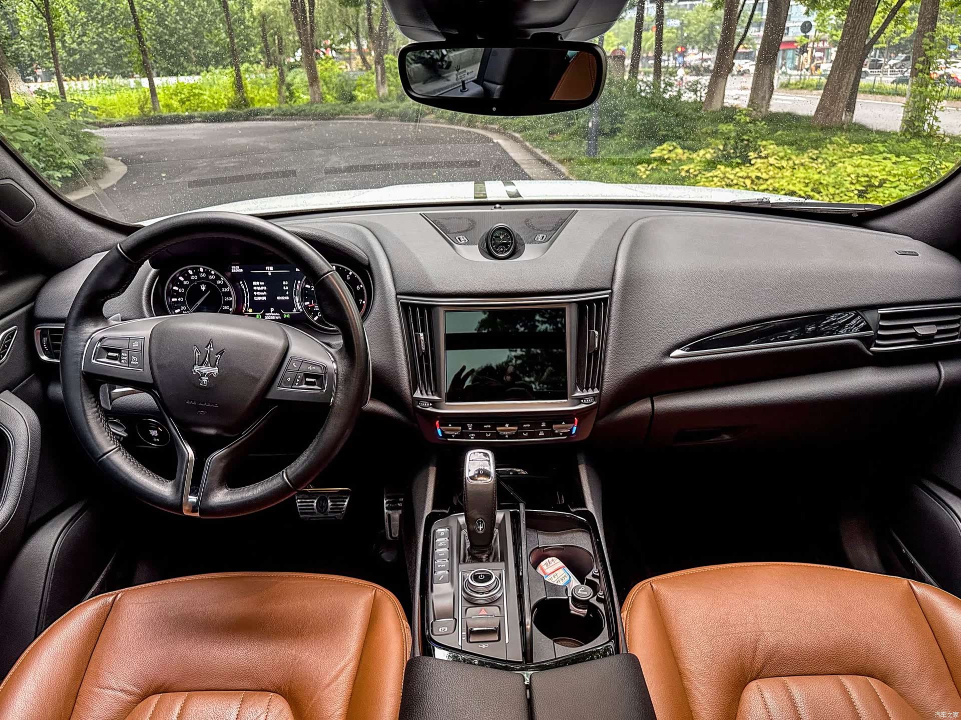 Maserati Levante, 2022 8