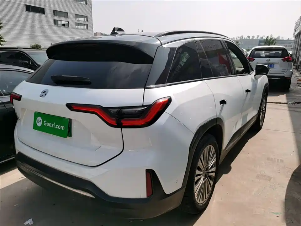 NIO ES6