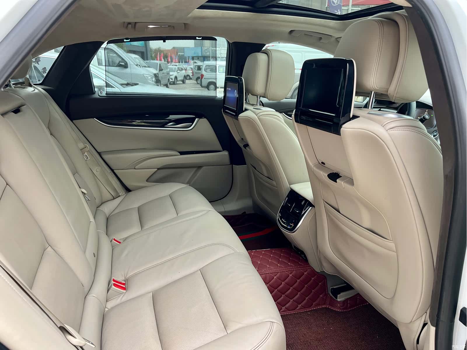 Cadillac XTS, 2015 17