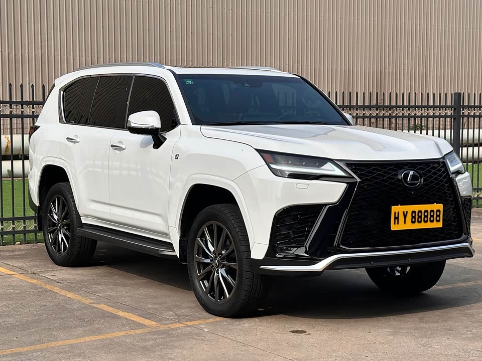 Lexus LX