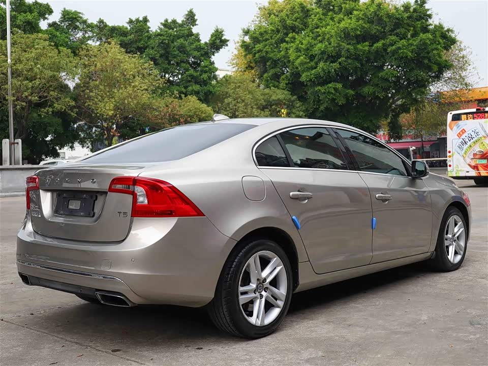 Volvo S60