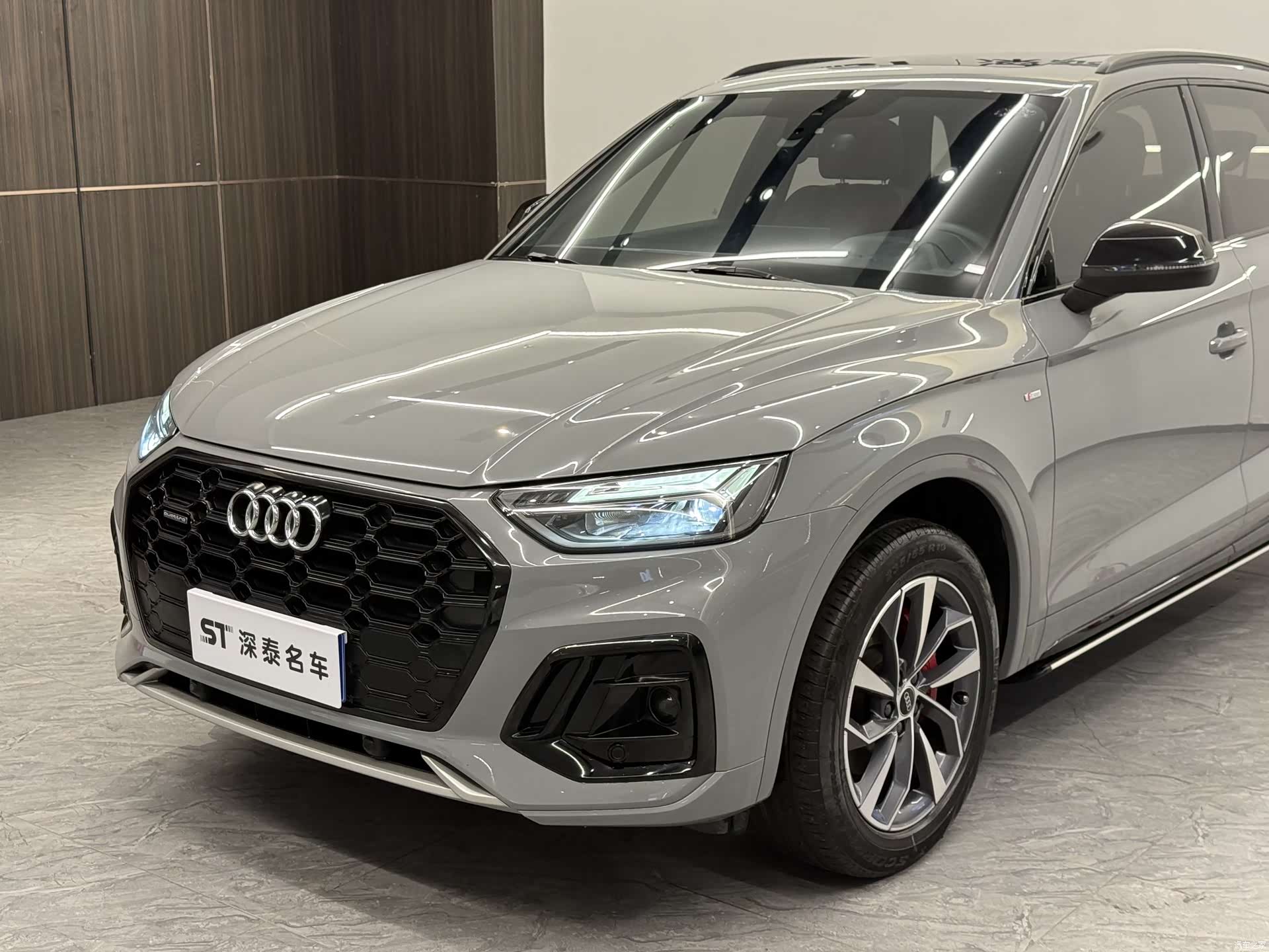 Audi Q5L, 2025 3